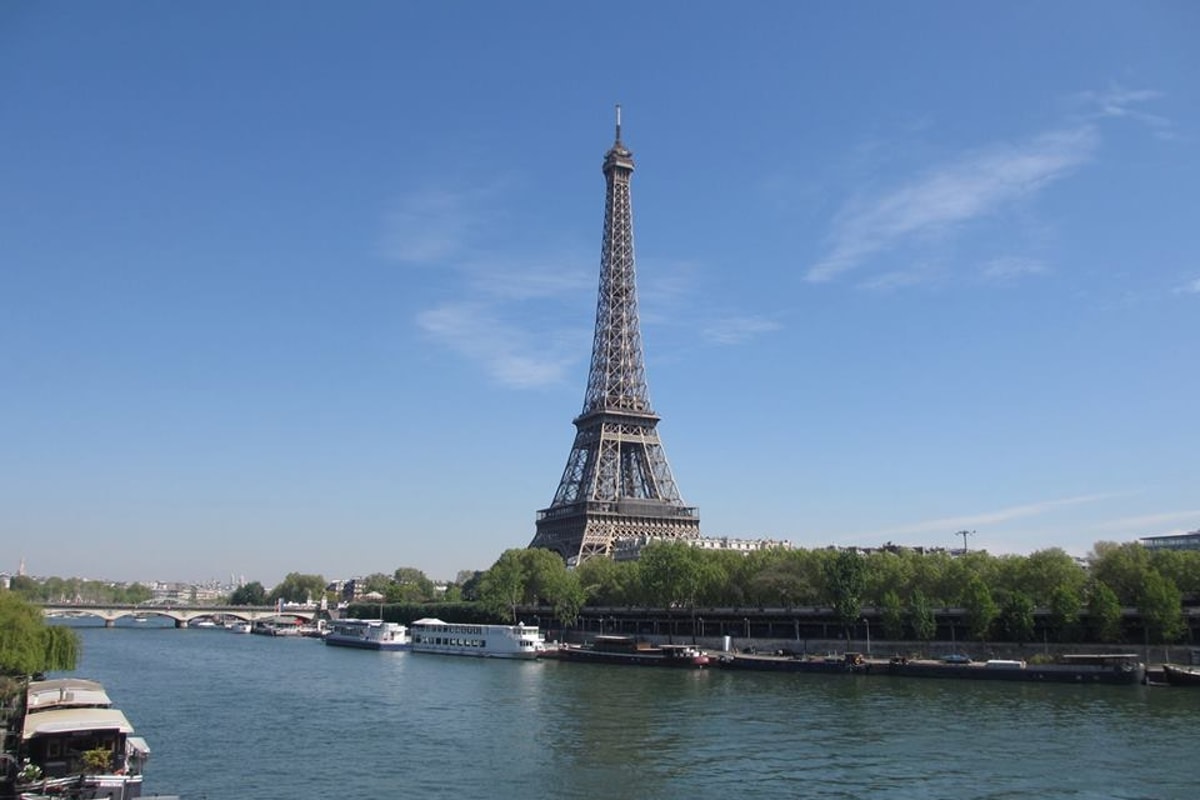 24 hours in Paris