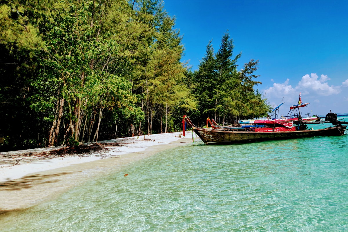 Best beaches in Krabi - Poda Island