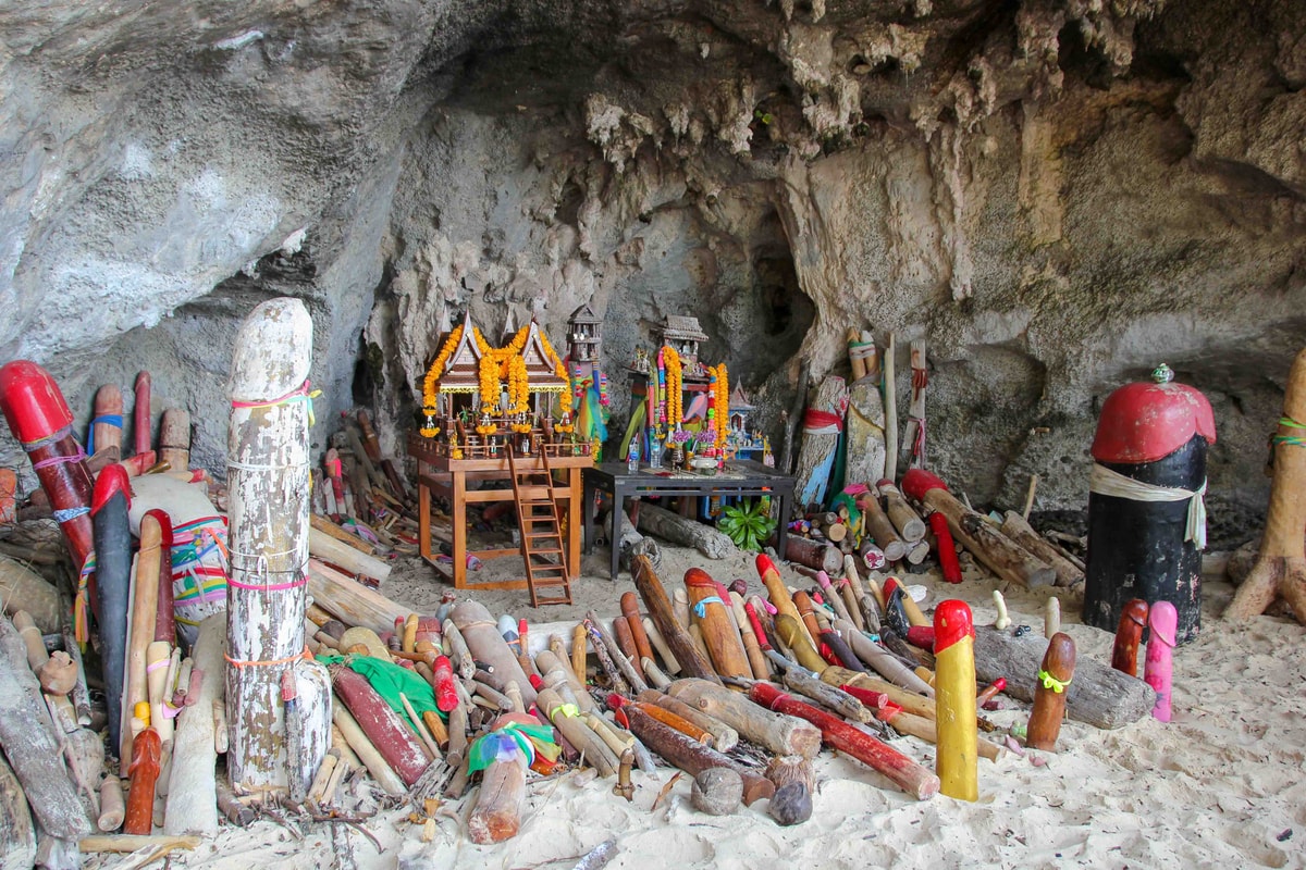 Phra Nang Cave