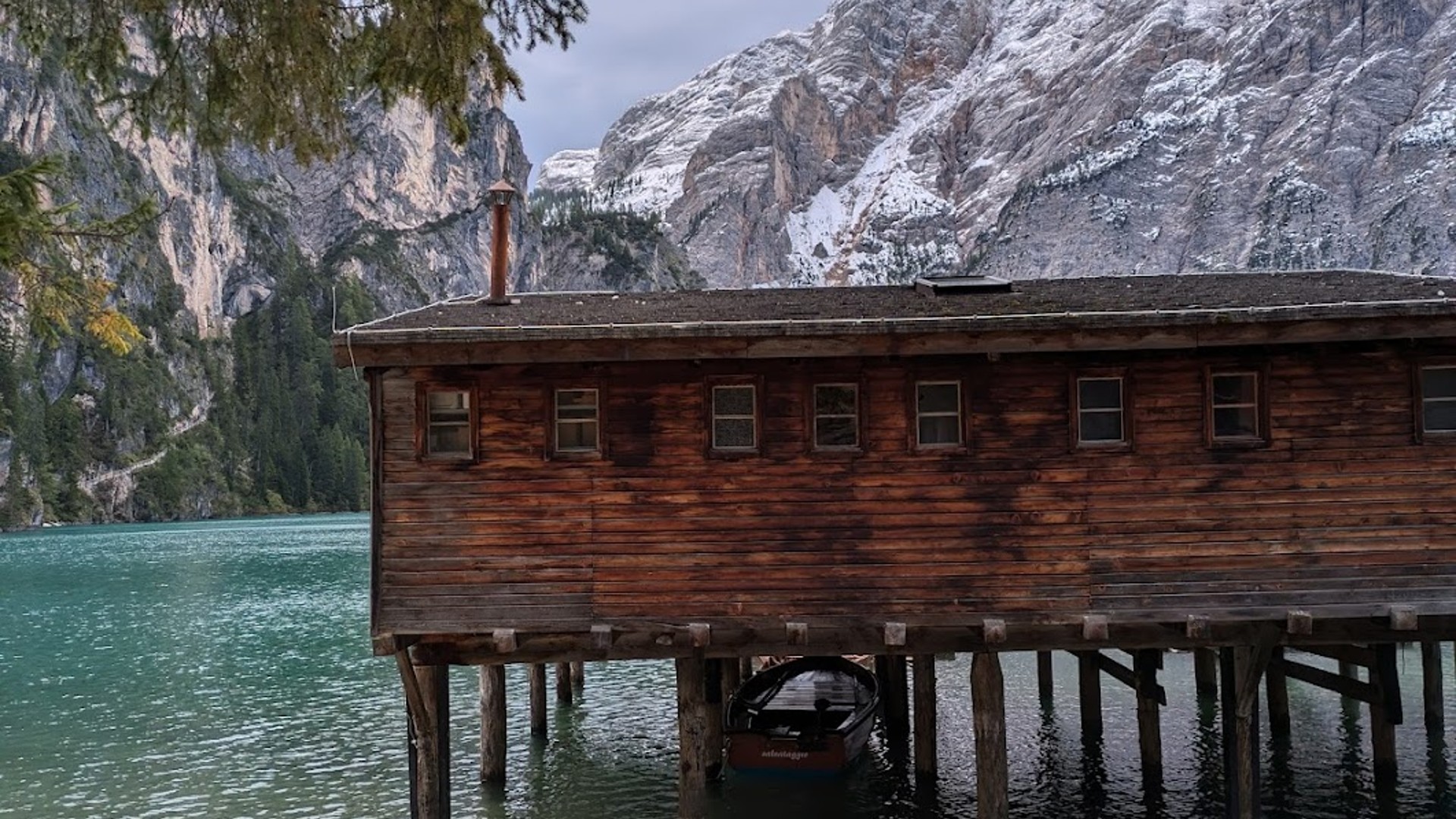 How to Visit Lago di Braies / Pragser Wildsee in the Dolomites