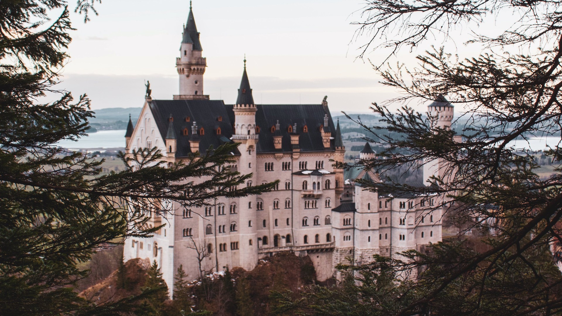 How to visit Neuschwanstein Castle + the best photo spots