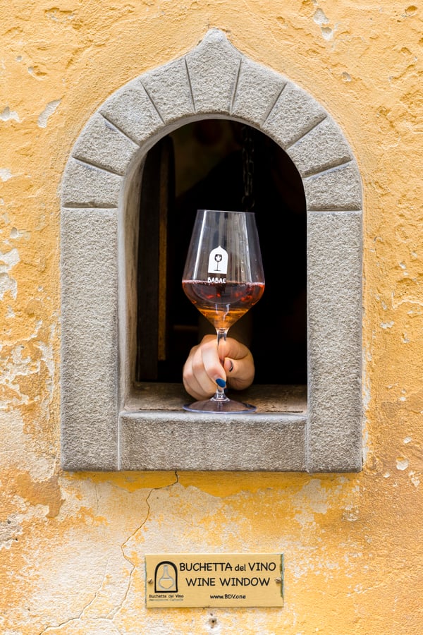 Babae florence wine window