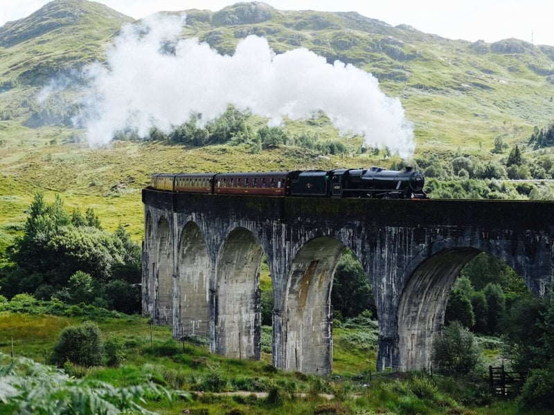 Glenfinnan Viaduct Viewpoint – How to See the Hogswarts Express