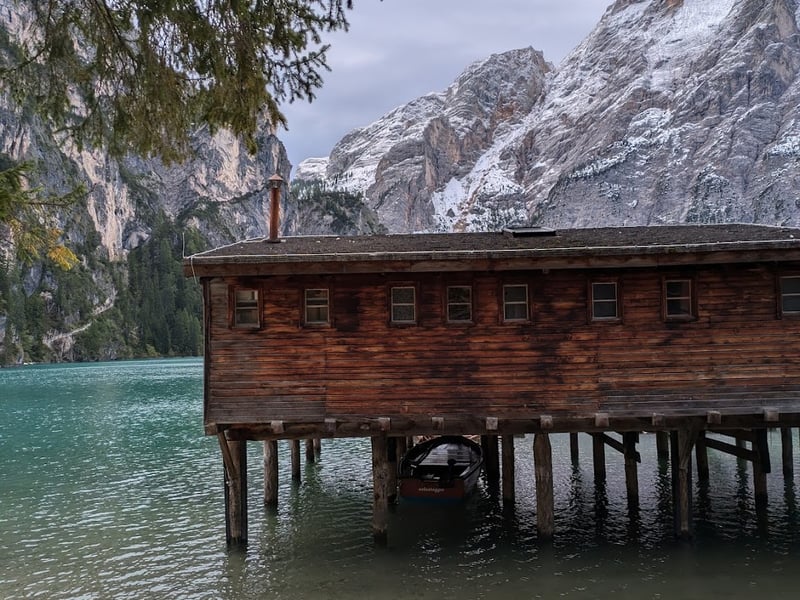 How to Visit Lago di Braies / Pragser Wildsee in the Dolomites